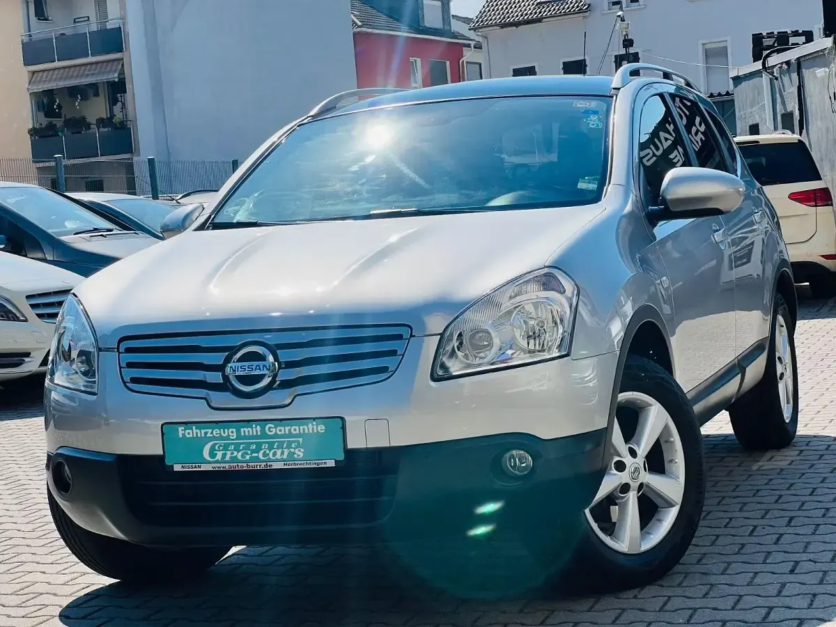 Gebraucht Nissan Qashqai +2 Acenta+ 141 PS (103 kW) 2009 Silber SUV