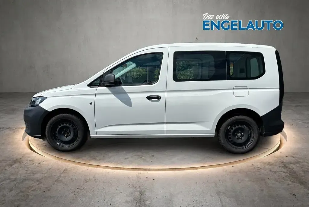 Usado VW Caddy 102 HP (75 kW) 2022 Branco Monovolume
