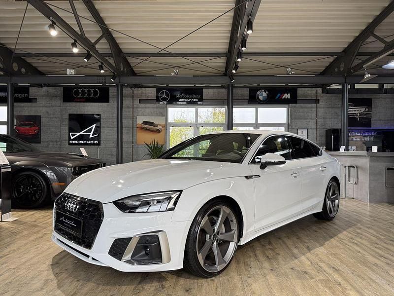 Gletscherweiã metallic Gebraucht 2022 Audi A5 Sportback S-Line Limousine | 35.990 € (Fairer Preis) - Bild 1/4