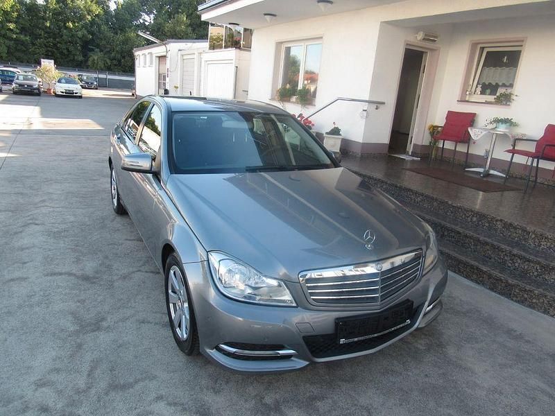 Silber Gebraucht 2012 Mercedes C180 Limousine | 10.500 € (Fairer Preis) - Bild 1/4
