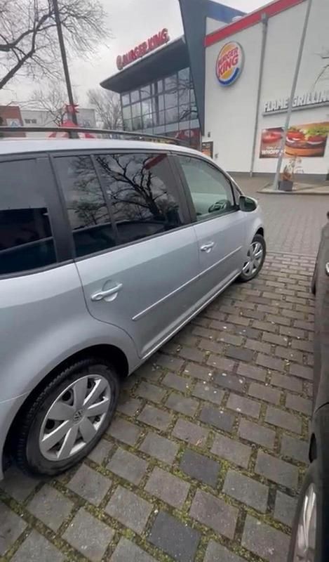 Gebraucht VW Touran 140 PS (102 kW) 2014 Grau Van / Kleinbus