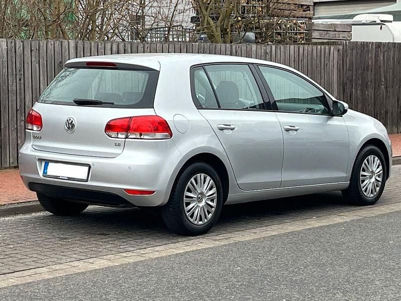 Gebraucht VW Golf VI 102 PS (75 kW) 2010 Grau Kleinwagen