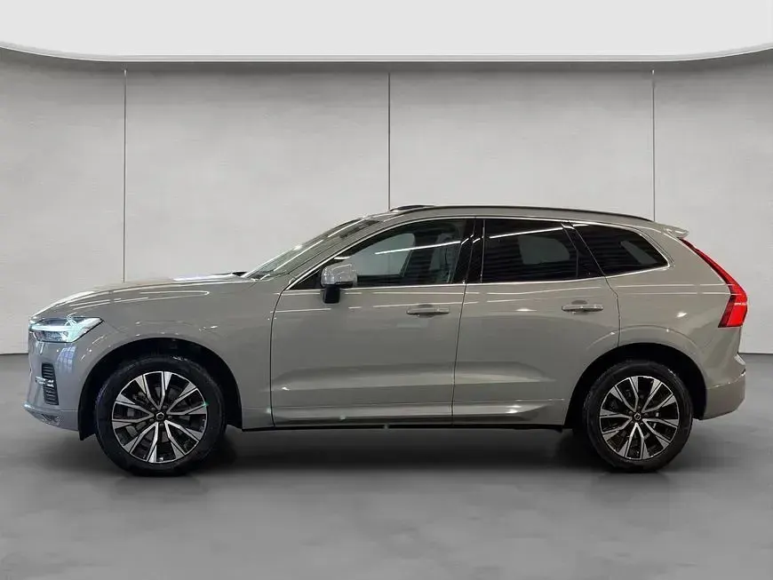 Gebraucht Volvo XC60 Core 250 PS (183 kW) 2024 Grau SUV