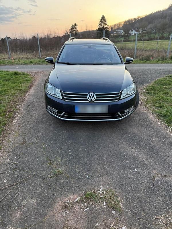 Gebraucht VW Passat Highline 170 PS (125 kW) 2011 Blau Kombi