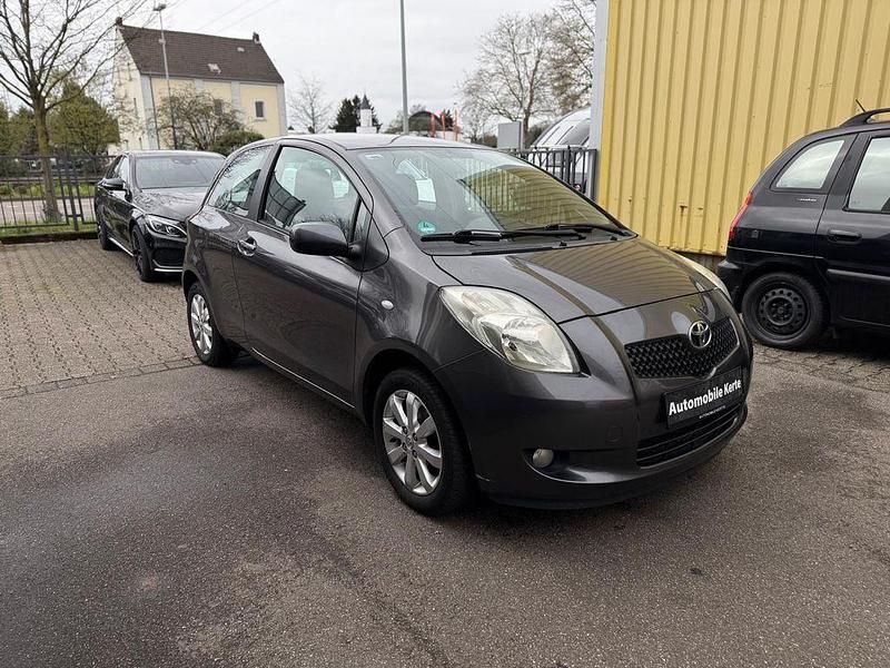 Gebraucht Toyota Yaris Team 69 PS (50 kW) 2008 Grau Kleinwagen