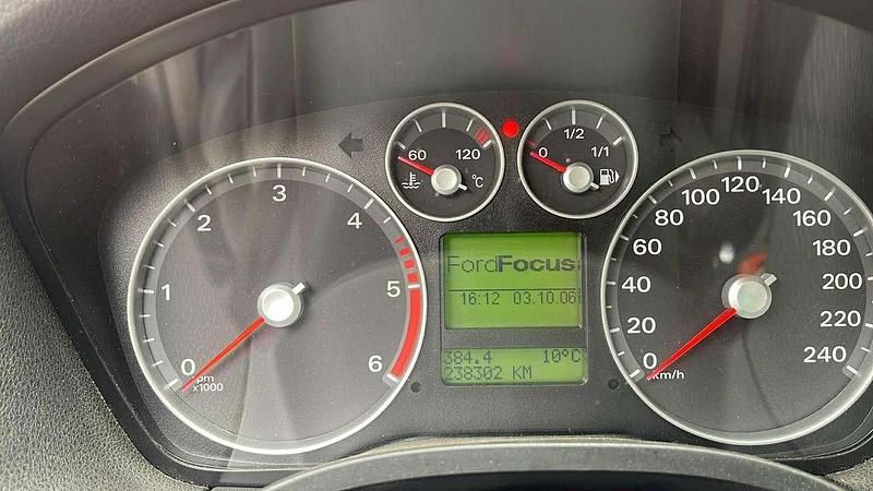 Gebraucht Ford Focus Ghia 116 PS (85 kW) 2006 Kombi