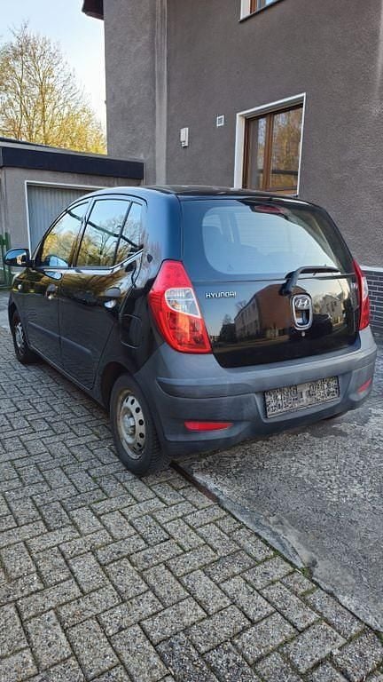 Gebraucht Hyundai i10 69 PS (50 kW) 2012 Schwarz Kleinwagen