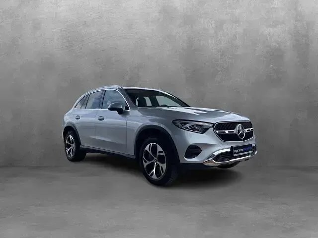 Gebraucht Mercedes GLC300 204 PS (150 kW) 2023 Metalliclack hightechsilber SUV
