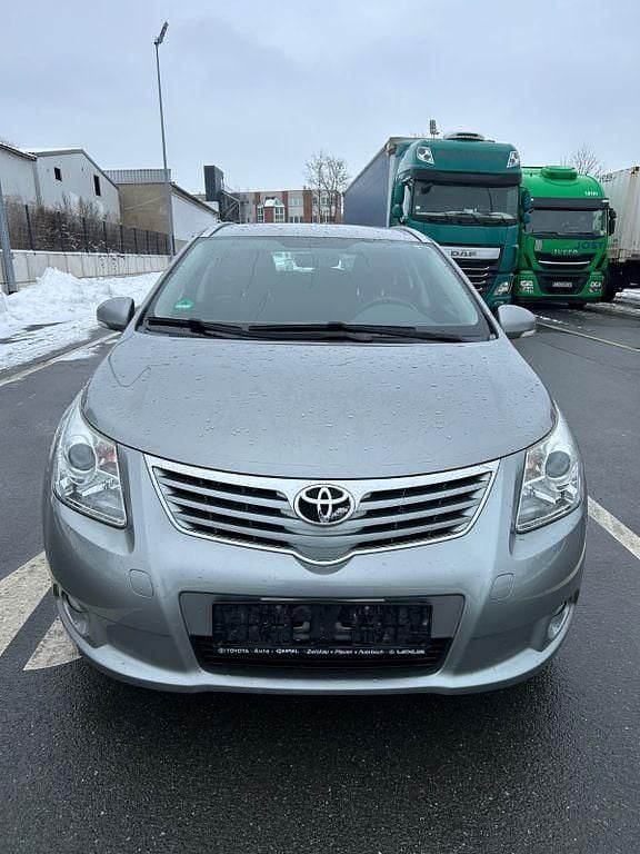 Silber Gebraucht 2011 Toyota Avensis Limousine | 7.000 € (Guter Preis) - Bild 1/4