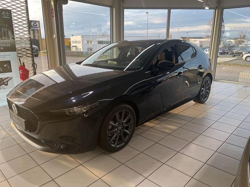 Neu Mazda 3 140 PS (102 kW) 2025 Blau Limousine