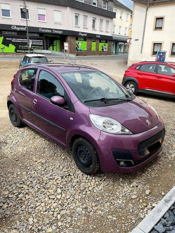 Gebraucht Peugeot 107 68 PS (50 kW) 2012 Violet Kleinwagen