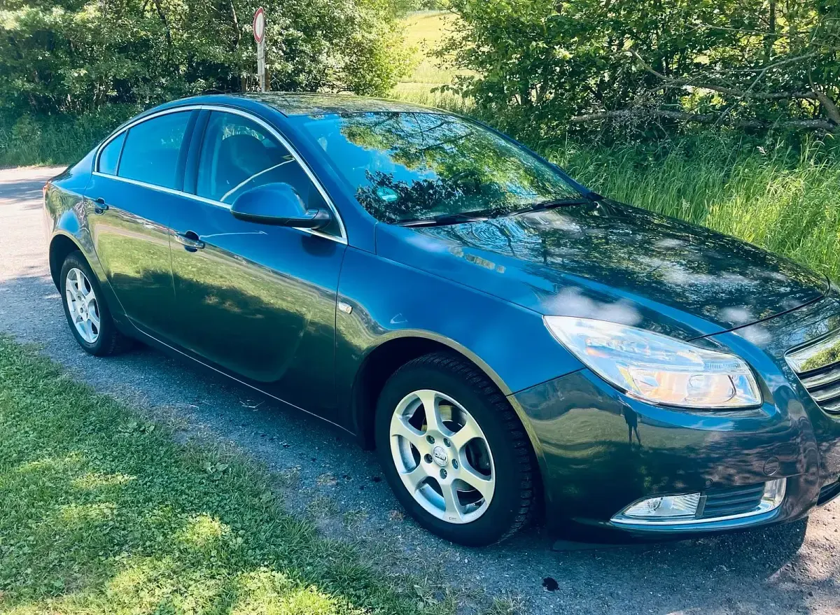 Gebraucht Opel Insignia 140 PS (102 kW) 2009 Blau Limousine