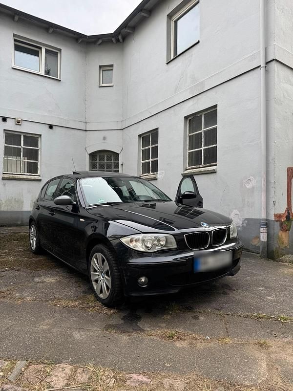 Gebraucht BMW 118 120 PS (88 kW) 2007 Schwarz Kleinwagen