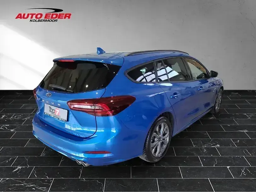 Gebraucht Ford Focus ST-Line 120 PS (88 kW) 2023 Dynamicblau (metallic) Kombi