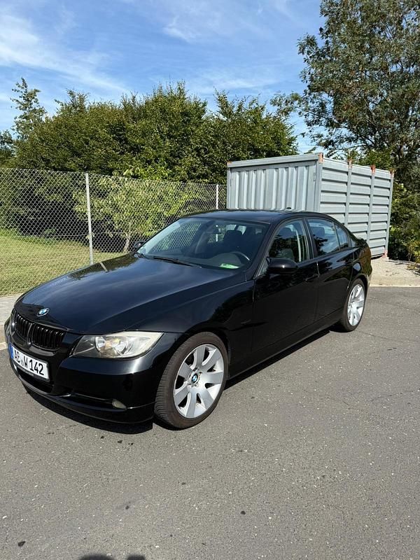 Schwarz Gebraucht 2008 BMW 318 Limousine | 3.200 € (Superpreis) - Bild 1/4