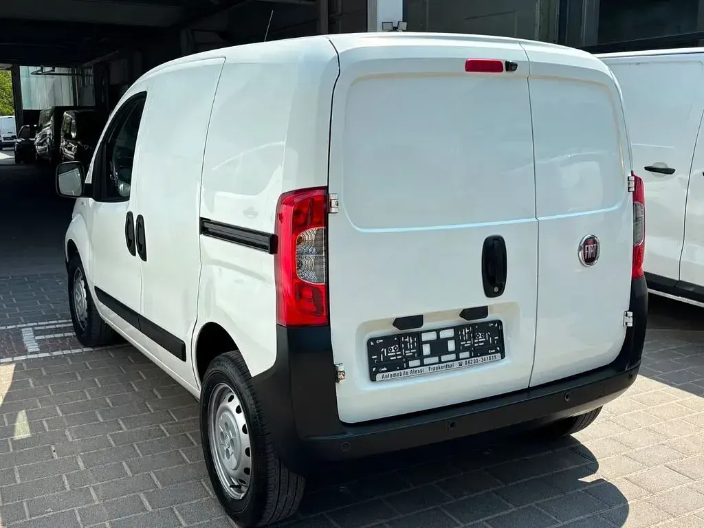 Gebraucht Fiat Fiorino 95 PS (69 kW) 2022 Weiß Van / Kleinbus