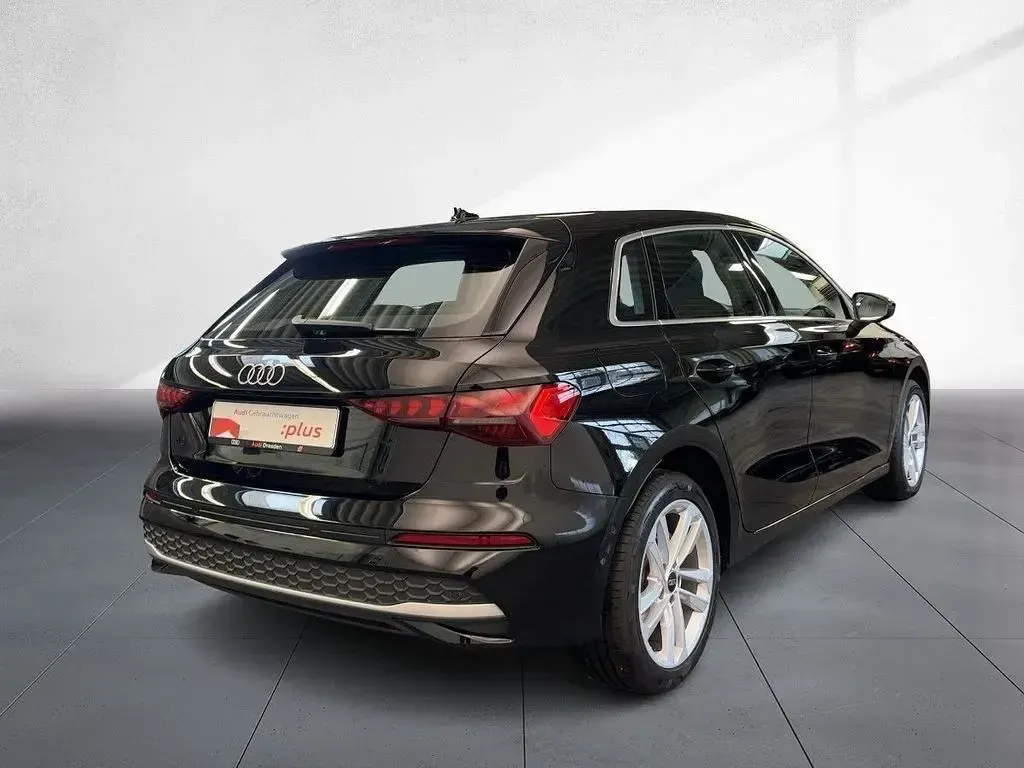 Second-hand Audi A3 Advanced 116 CP (85 kW) 2024 Negru Berlinǎ