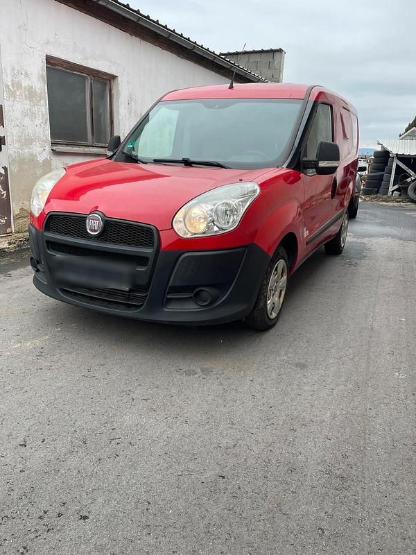 Rot Gebraucht 2012 Fiat Doblò Van / Kleinbus | 3.400 € (Fairer Preis) - Bild 1/4