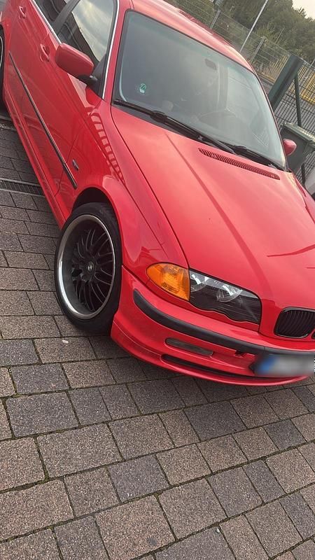 Gebraucht BMW 320 150 PS (110 kW) 1998 Rot Limousine