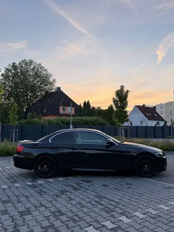 Gebraucht BMW 320 Cabriolet Sport Line 184 PS (135 kW) 2013 Schwarz Cabrio