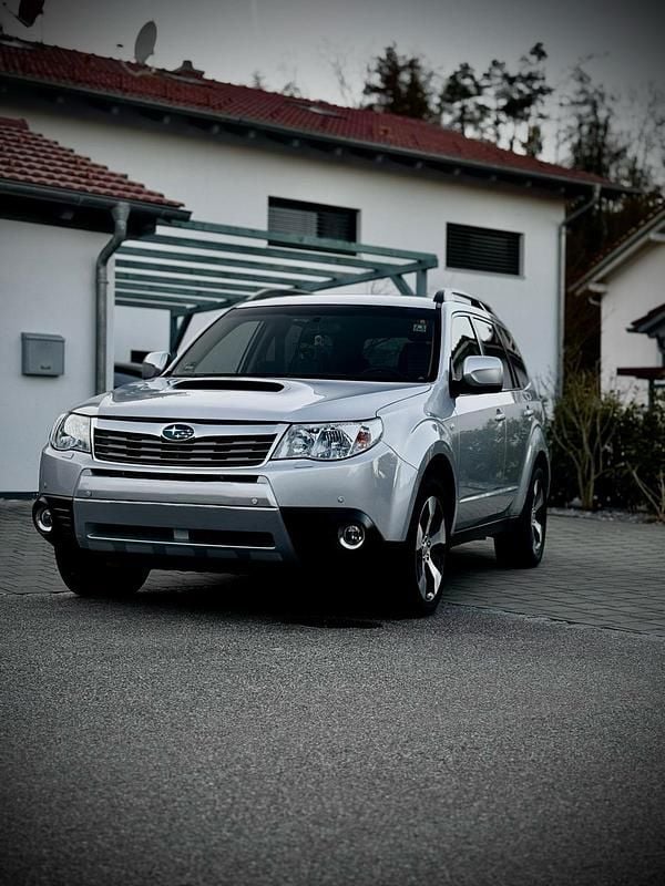 Silber Gebraucht 2008 Subaru Forester SUV | 10.000 € - Bild 1/2