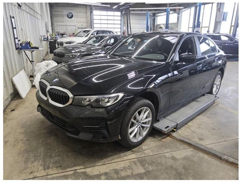 Gebraucht BMW 330e 252 PS (185 kW) 2020 Schwarz Limousine