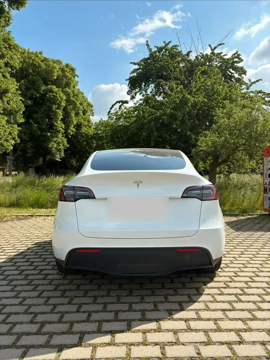 Gebraucht Tesla Model Y RWD 255 kW (347 PS) 2023 Weiß SUV