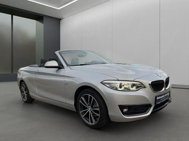 Gebraucht BMW 218 Sport Line 150 PS (110 kW) 2017 Silber / glaciersilber (metallic) Cabrio