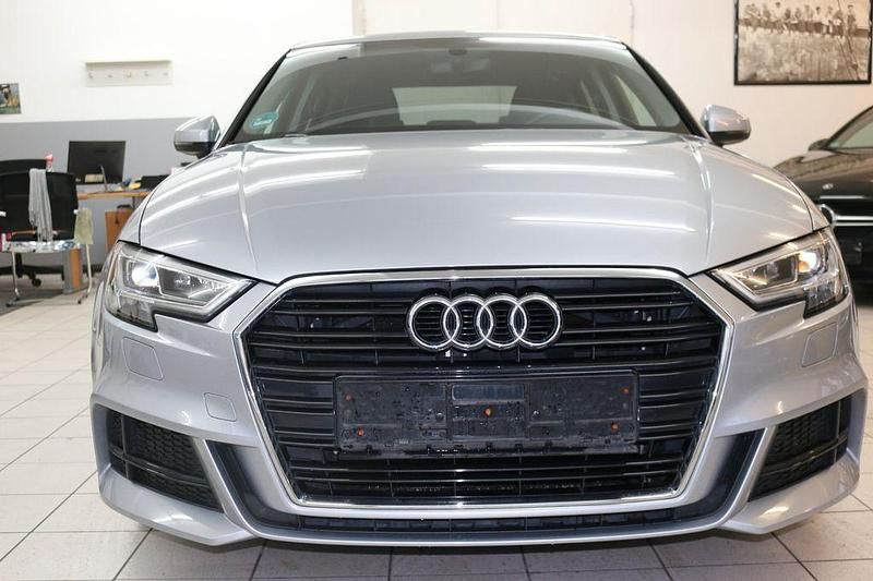 Gebraucht Audi A3 Ambiente 116 PS (85 kW) 2019 Silber Limousine