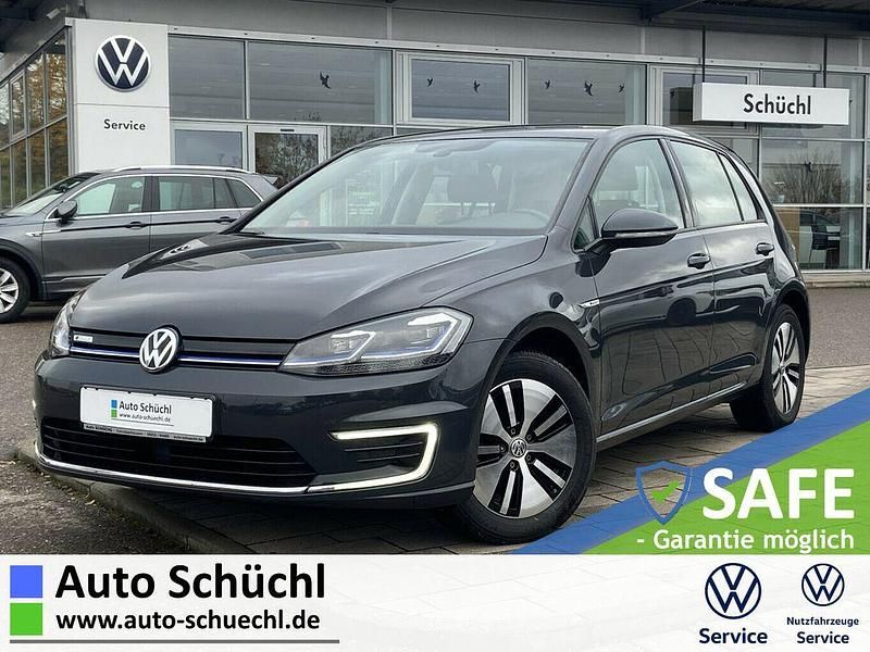Grau Gebraucht 2020 VW Golf Comfortline Limousine | 15.358 € - Bild 1/4