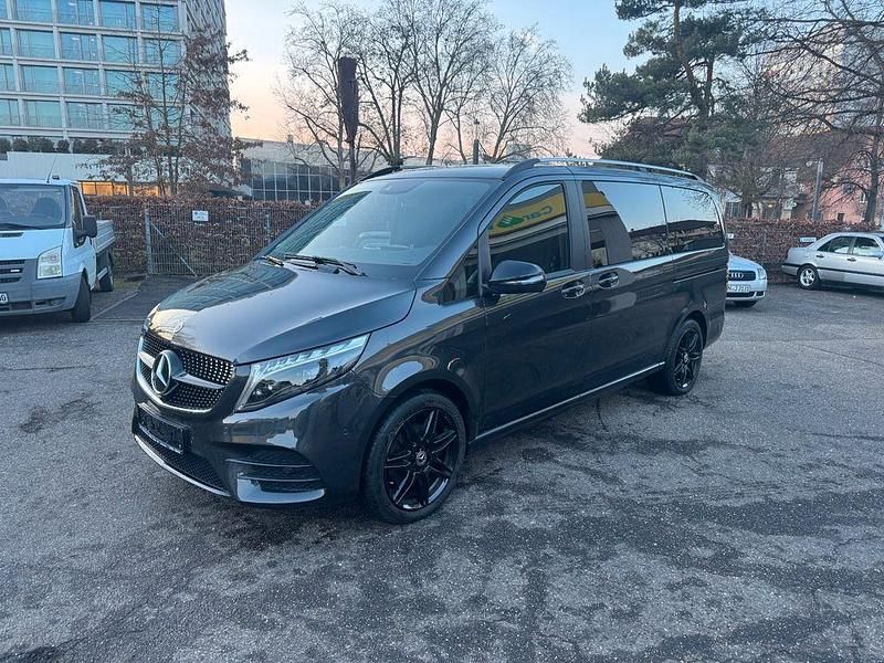 Gebraucht Mercedes V300 237 PS (174 kW) 2023 Graphitgrau Van / Kleinbus