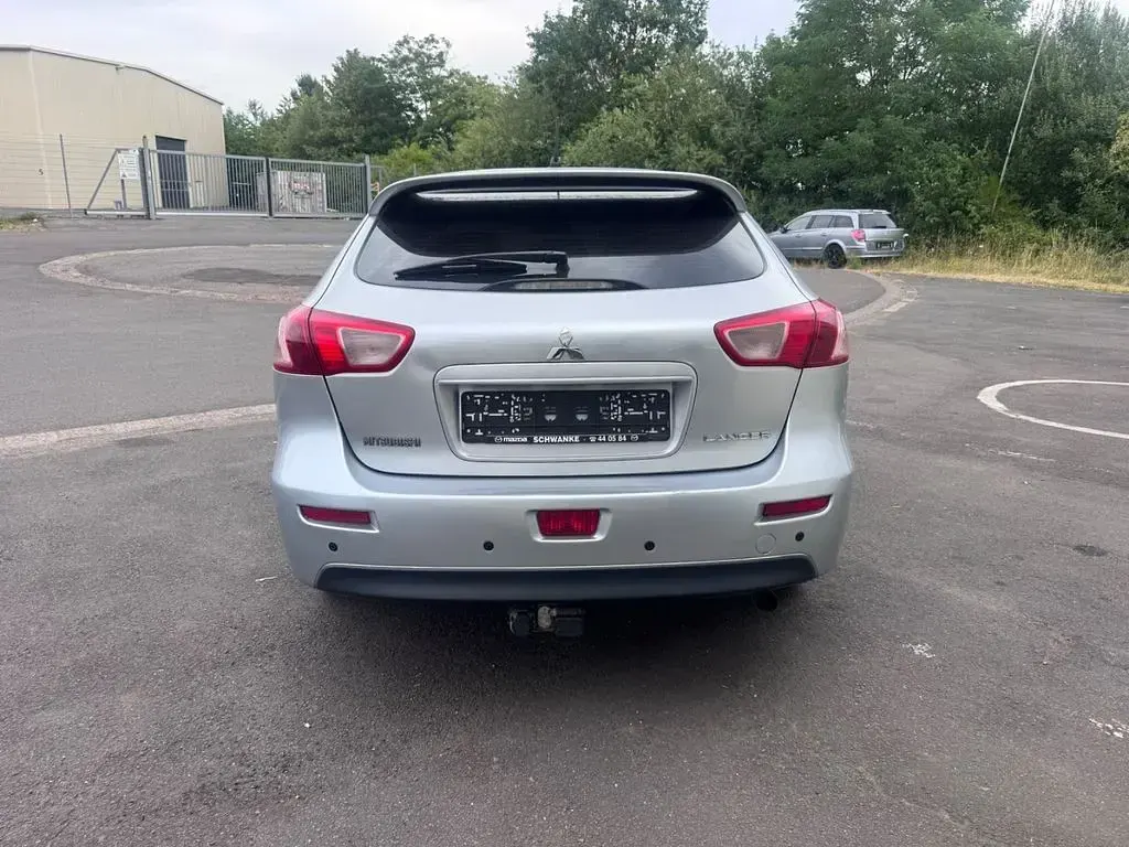 Gebraucht Mitsubishi Lancer Sportback Invite 140 PS (102 kW) 2010 Silber Limousine