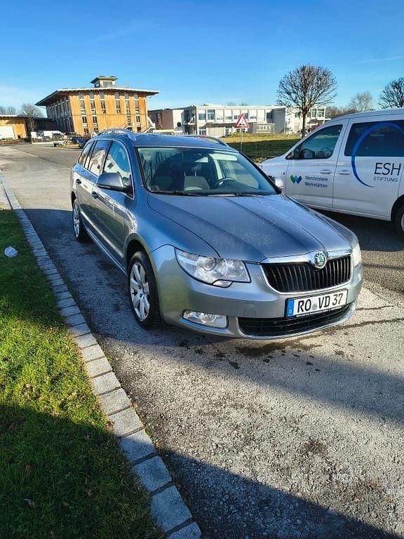Gebraucht Skoda Superb Elegance 160 PS (117 kW) 2010 Grau Limousine