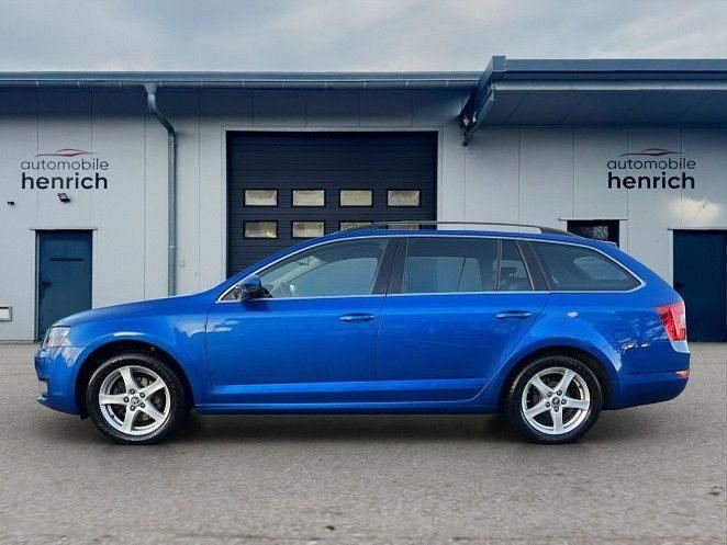 Gebraucht Skoda Octavia Elegance 140 PS (102 kW) 2015 Blau Kleinwagen