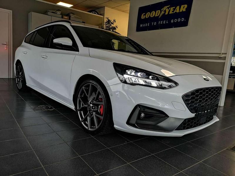 Gebraucht Ford Focus ST 280 PS (205 kW) 2022 Weiß Limousine