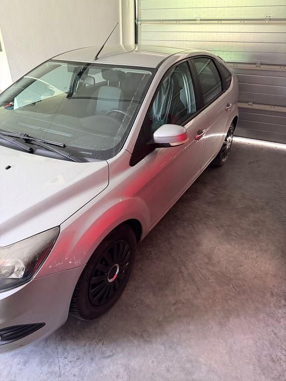 Second-hand Ford Focus Titanium 101 CP (74 kW) 2009 Argintiu Berlinǎ