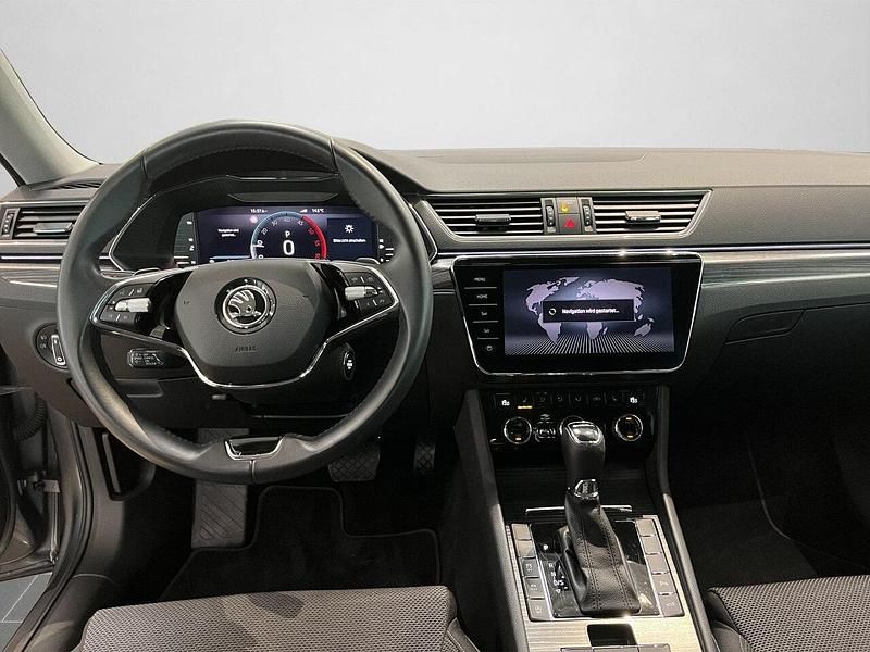 Gebraucht Skoda Superb Style 200 PS (147 kW) 2022 Graphitegrau metallic (metallic) Limousine