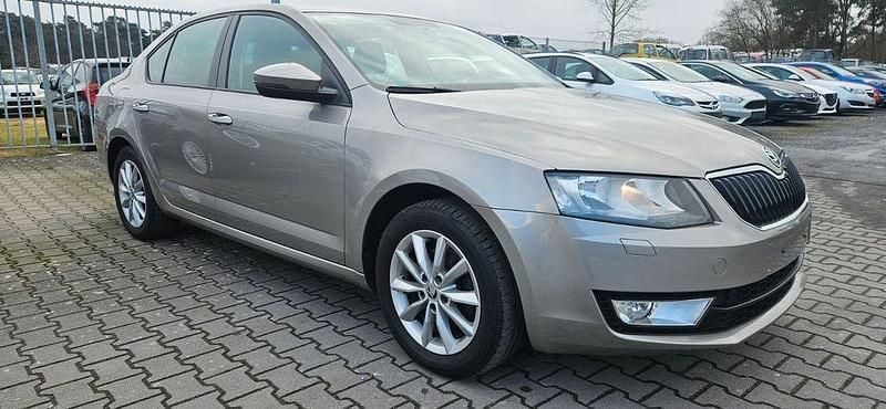 Gebraucht Skoda Octavia 140 PS (102 kW) 2015 Grau Kleinwagen