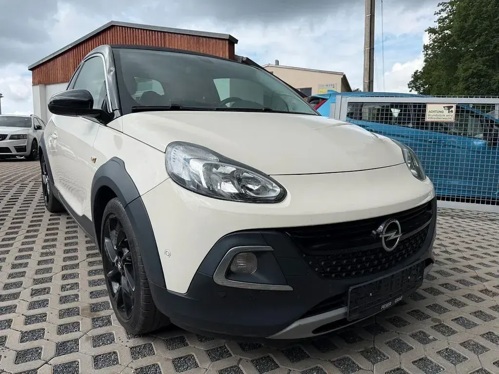 Gebraucht Opel Adam Rocks 116 PS (85 kW) 2015 Weiß Kleinwagen