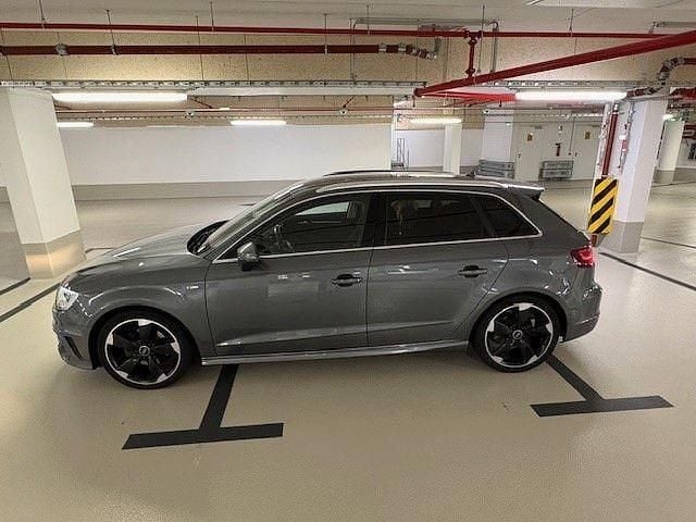 Grau Gebraucht 2016 Audi A3 Sportback Ambition Limousine | 10.490 € (Guter Preis) - Bild 1/4