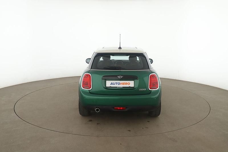Gebraucht Mini Cooper 136 PS (100 kW) 2019 Grün Kleinwagen