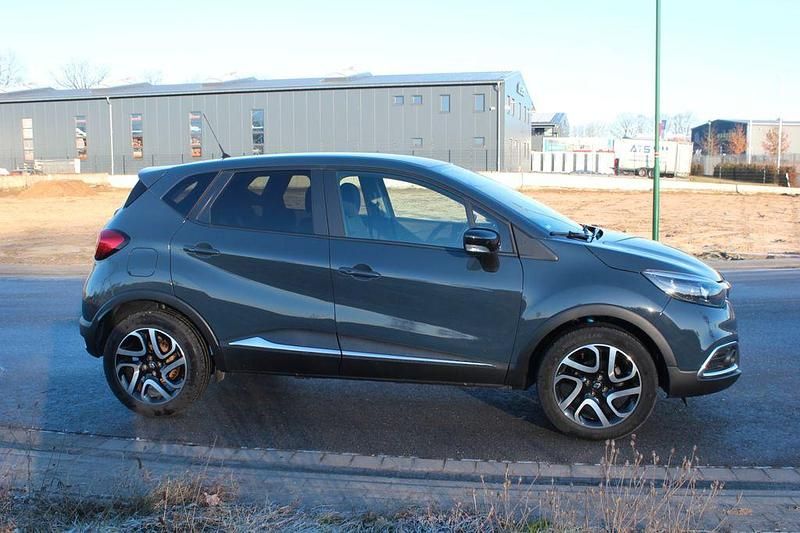 Blau Gebraucht 2017 Renault Captur Experience SUV | 8.950 € (Guter Preis) - Bild 1/4