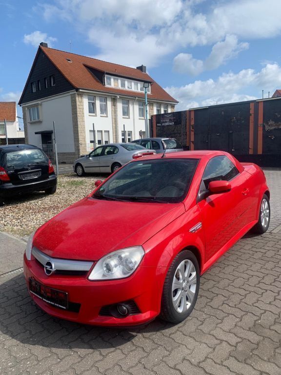 Rot Gebraucht 2008 Opel Tigra Edition Cabrio | 2.098 € (Fairer Preis) - Bild 1/4