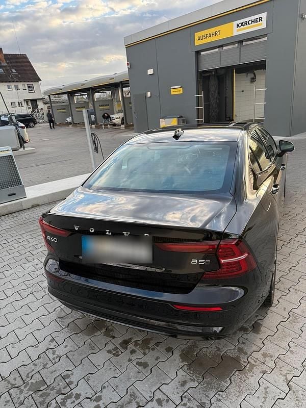 Gebraucht Volvo S60 250 PS (183 kW) 2023 Schwarz Limousine
