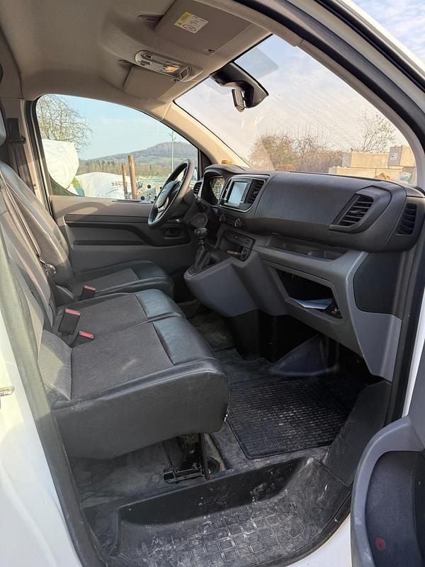 Gebraucht Opel Vivaro 122 PS (89 kW) 2020 Weiß Van / Kleinbus