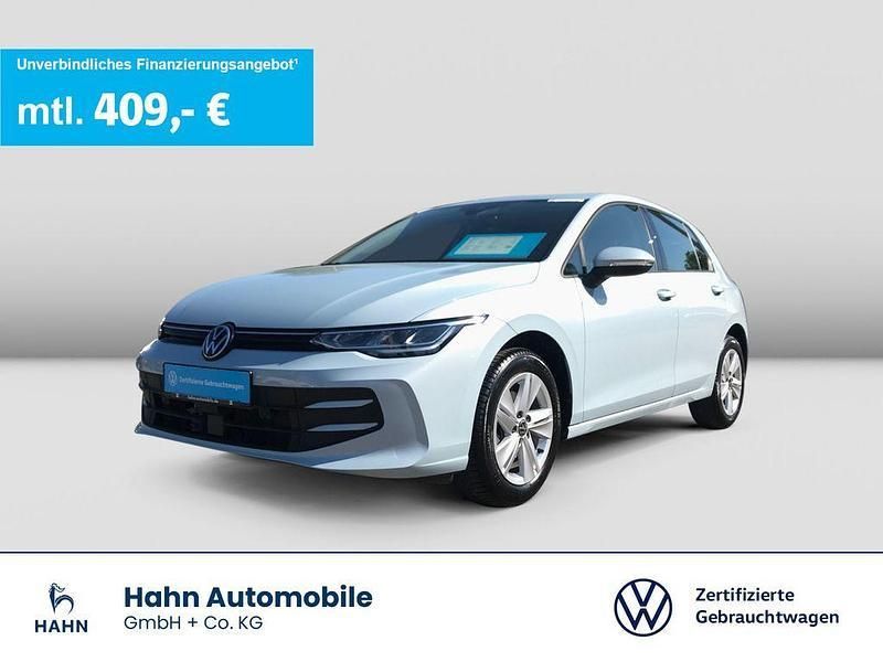 Blau Gebraucht 2024 VW Golf VIII Life Limousine | 26.670 € (Fairer Preis) - Bild 1/3