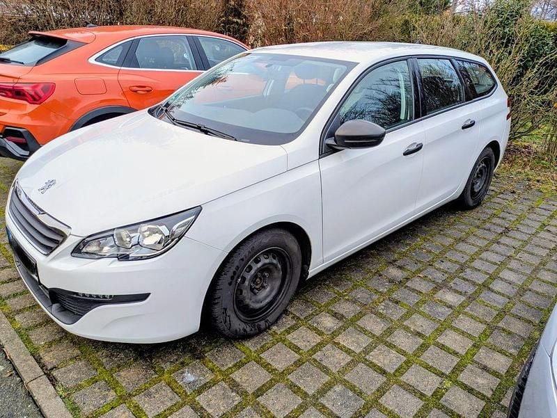 Weiß Gebraucht 2016 Peugeot 308 SW Access Kombi | 7.100 € (Superpreis) - Bild 1/4
