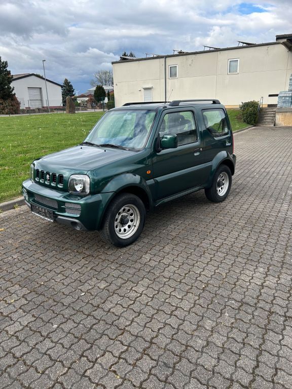Grün Gebraucht 2007 Suzuki Jimny SUV | 10.500 € (Etwas zu teuer) - Bild 1/4