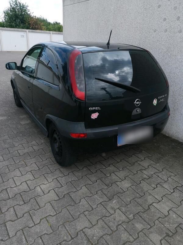 Schwarz Gebraucht 2002 Opel Corsa Kleinwagen | 400 € (Superpreis) - Bild 1/4