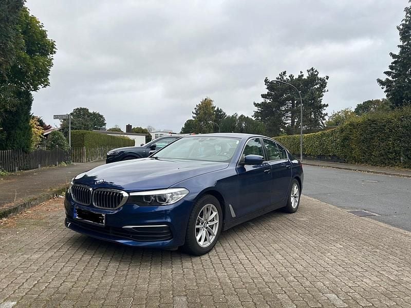 Blau Gebraucht 2017 BMW 540 Limousine | 22.950 € (Guter Preis) - Bild 1/4